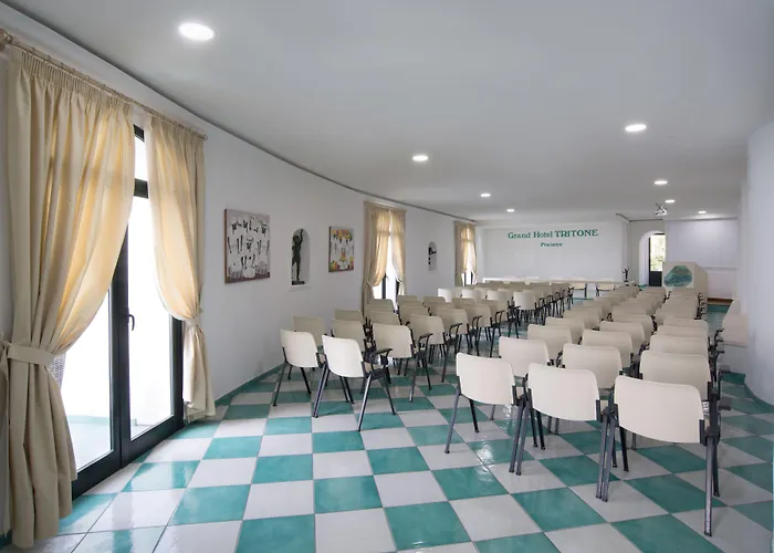 Hotel Grand Tritone