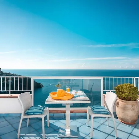 Hotel Grand Tritone