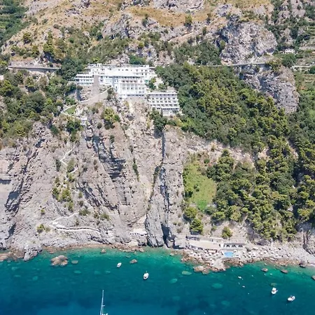 Hotel Grand Tritone 4*