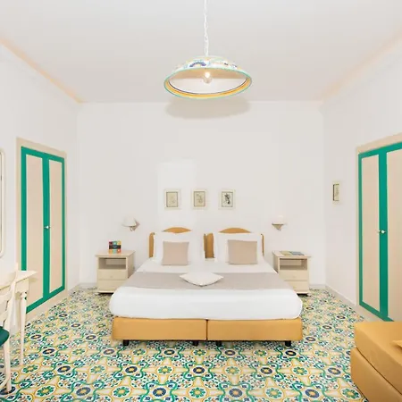 Hotel Grand Tritone