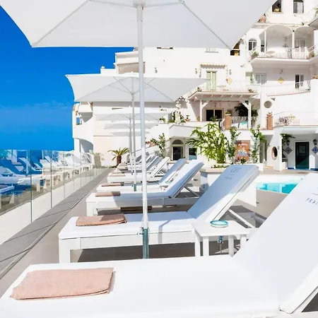 Grand Tritone Hotel 4*