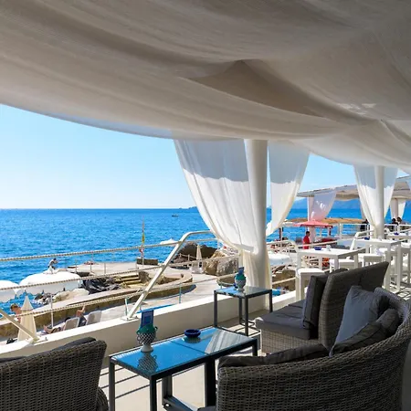 Hotel Grand Tritone