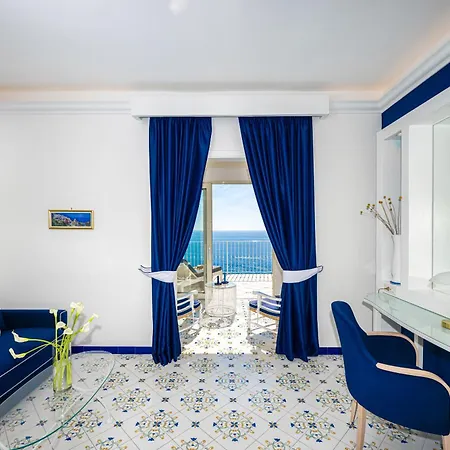 Hotel Grand Tritone