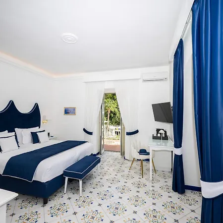 Grand Tritone Hotel 4*