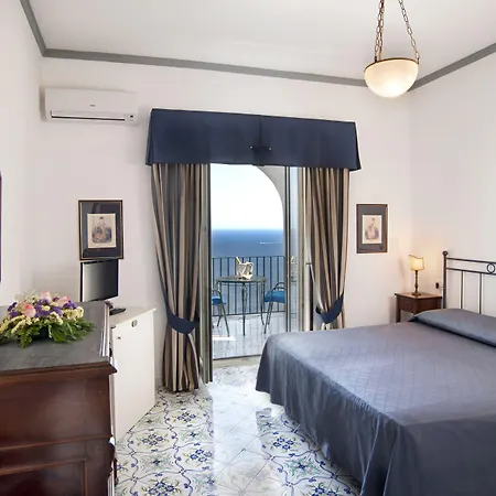 Grand Tritone