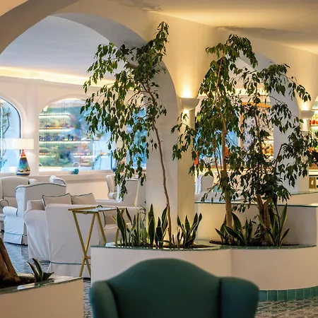 Hotel Grand Tritone