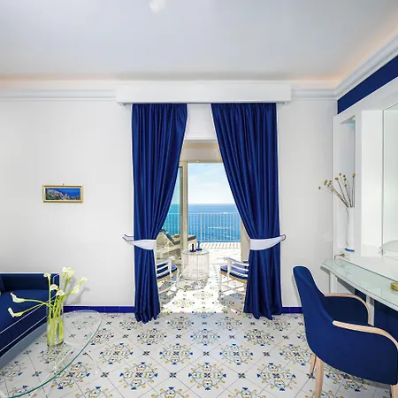 Ξενοδοχείο Grand Tritone 5*