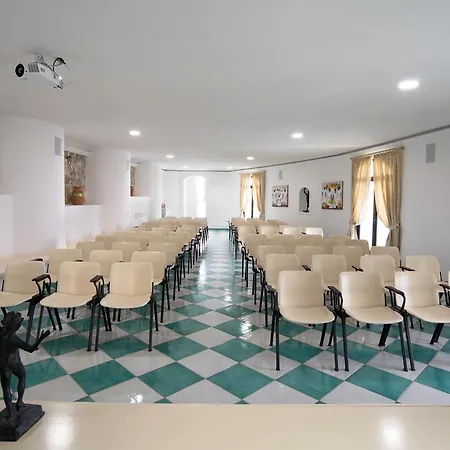 Hotel Grand Tritone