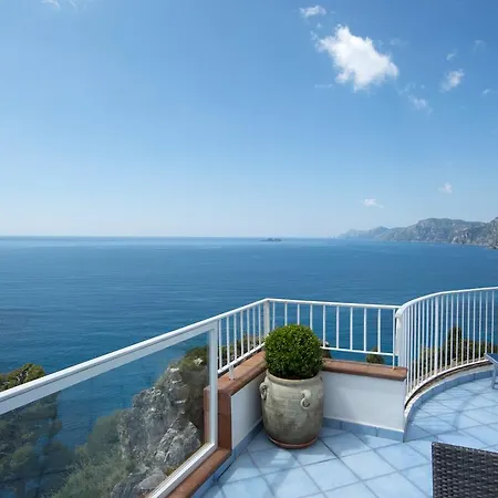 Hotel Grand Tritone