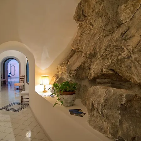 Hotel Grand Tritone