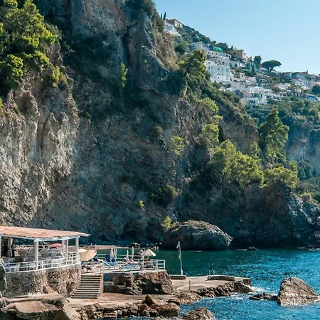 Hotel Grand Tritone