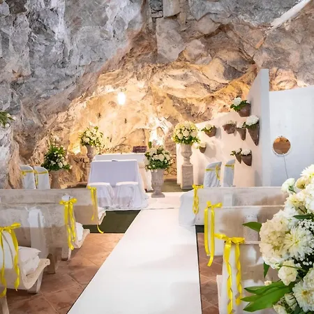 Hotel Grand Tritone